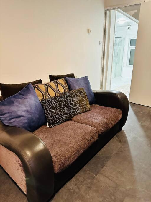 Bespoke 2 Bedroom Apt Derby City Luaran gambar