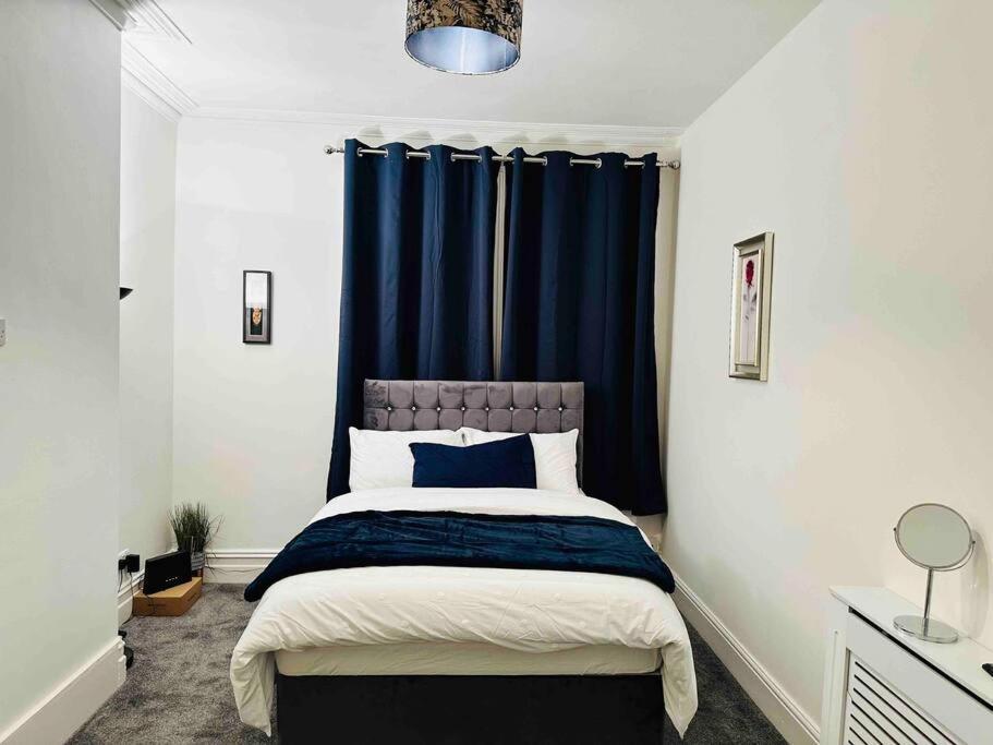 Bespoke 2 Bedroom Apt Derby City Luaran gambar