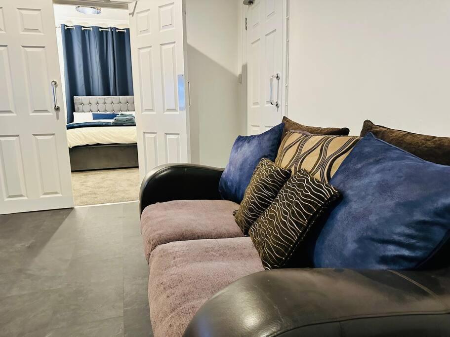 Bespoke 2 Bedroom Apt Derby City Luaran gambar